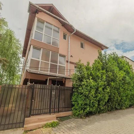 Апартаменти Casa Zorilor *